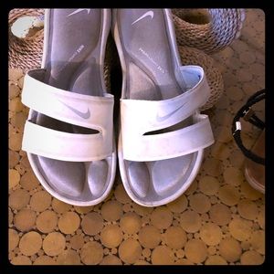 Nike shower shoes
